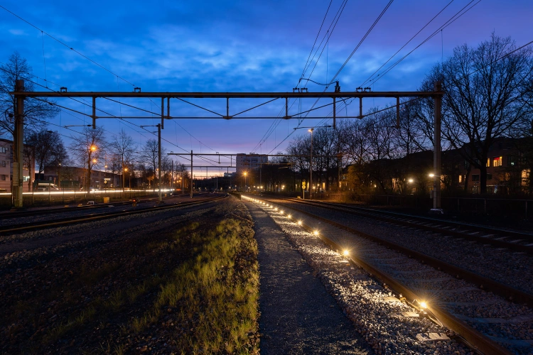 lichthinder-langs-het-spoor-voorkomen-begint-bij-positie